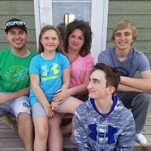 Meet your Posher, Lorisa